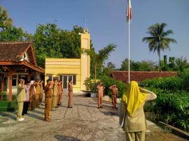 KORDINASI RUTIN DAN APEL  HARI SENIN DI KALURAHAN KARANGMOJO